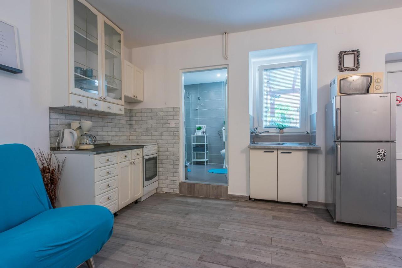 Apartments Kalla ツリクヴェニツァ エクステリア 写真