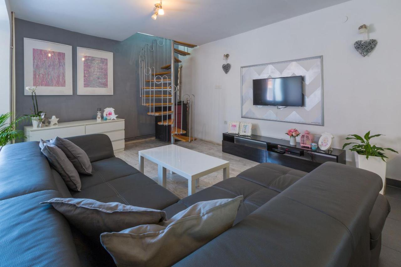 Apartments Kalla ツリクヴェニツァ エクステリア 写真