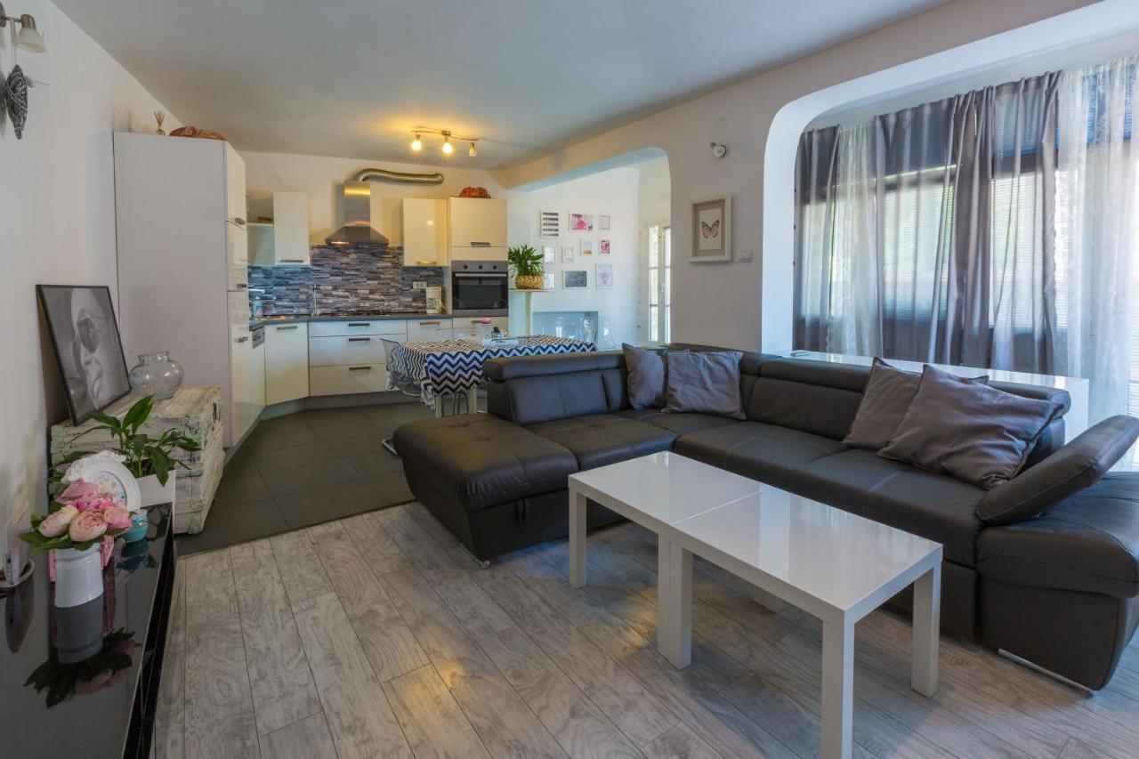 Apartments Kalla ツリクヴェニツァ エクステリア 写真